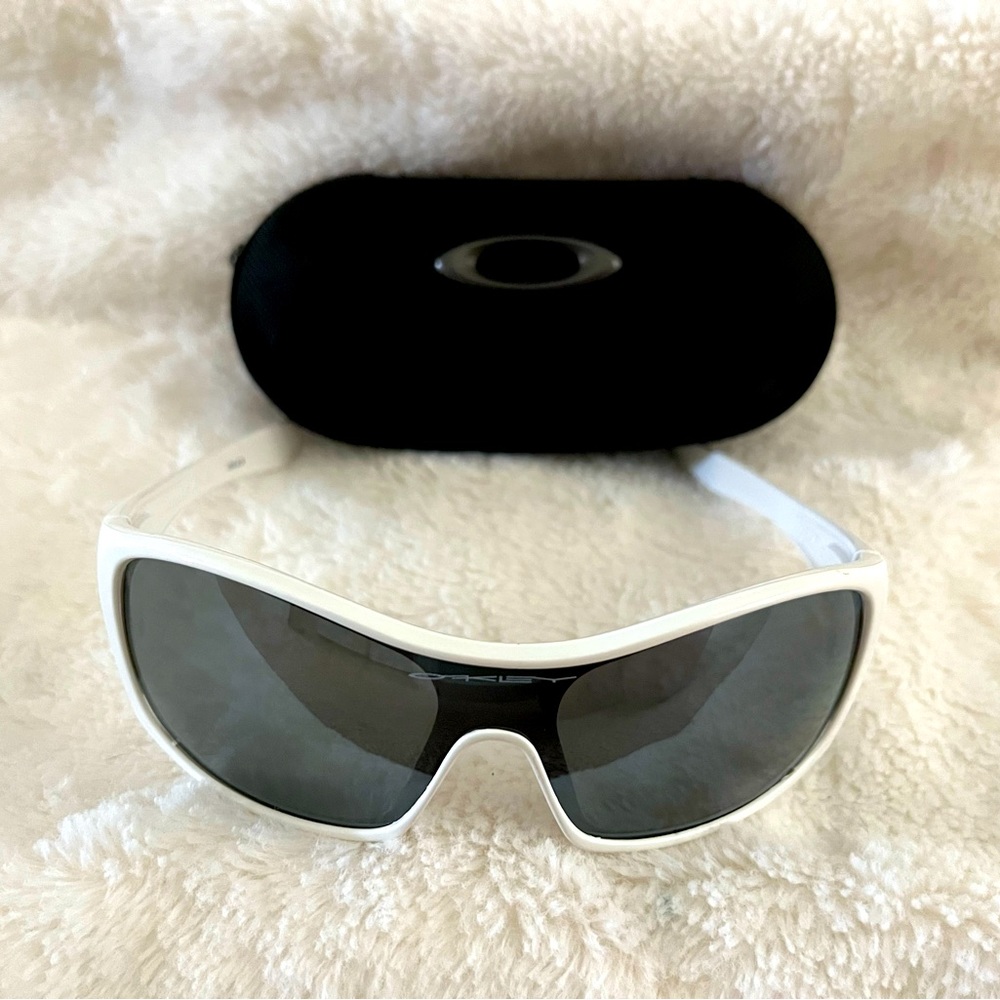 Womens White Hijinks Oakleys Sunglasses